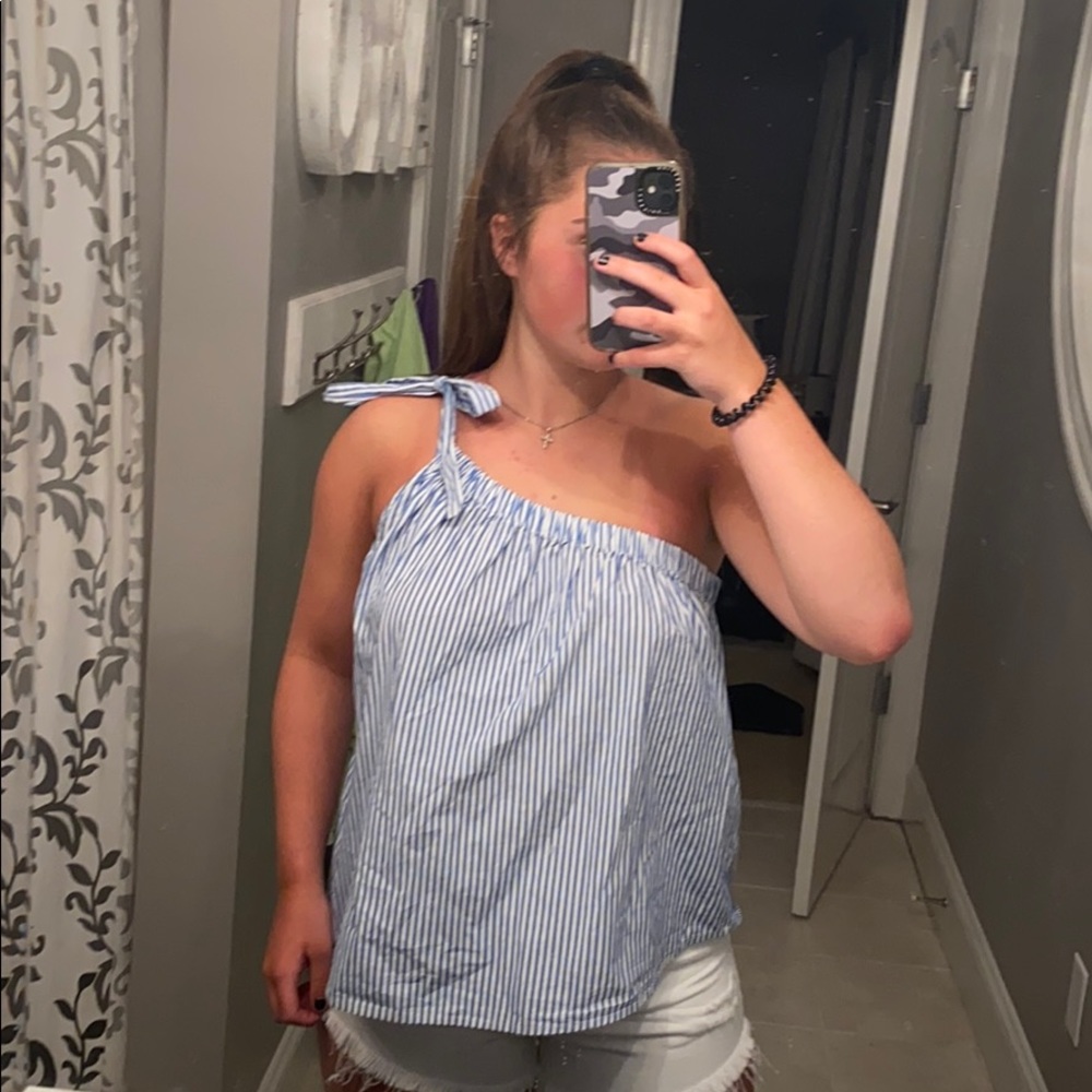 Gap one shoulder top